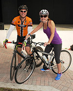 Photo - 2 bicyclists
